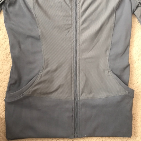 Lululemon reversible hoodie - Picture 4 of 5